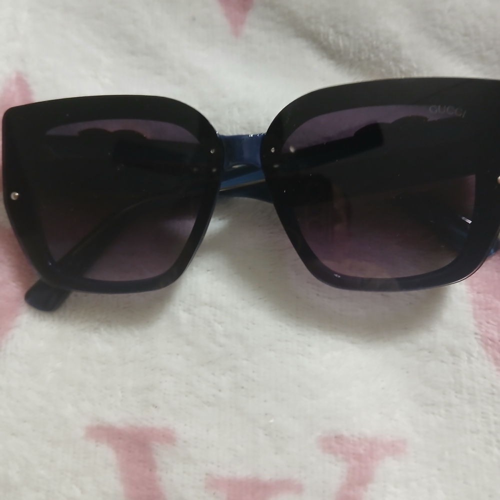 Chic Black Square Sunglasses for Women